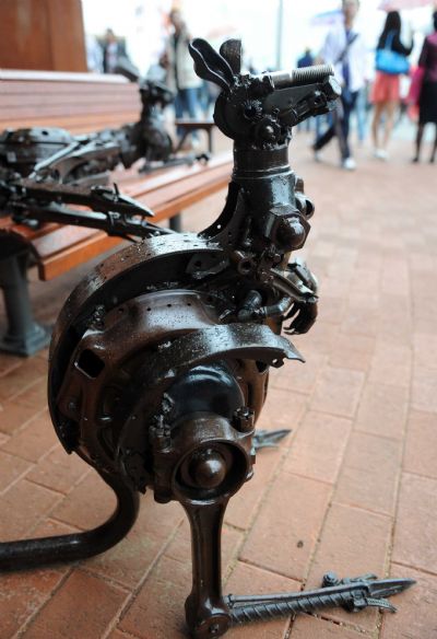 Kangaroo sculptures made of recycled steel and iron are seen near the Australia Pavilion at the World Expo Park in Shanghai, east China, May 8, 2010. [Xu Jiajun/Xinhua]