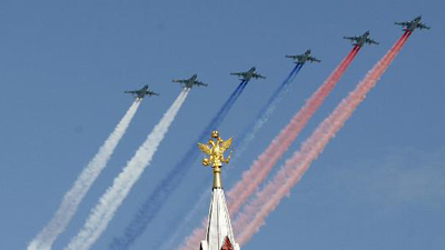 Splendid aerobatic flight at Russia's spectacular Victory Day parade