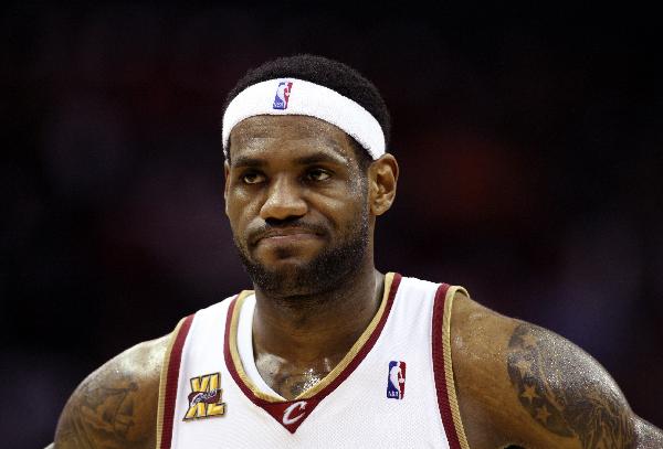 Cleveland Cavaliers' LeBron James pauses during the second quarter in Game 5 of their NBA Eastern Conference playoff basketball series against the Boston Celtics in Cleveland, May 11, 2010. 