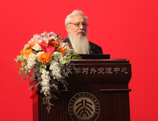 Nobel Prize winner Professor Robert J. Aumann speaks at the Peking University on May 10, 2010 in Beijing. 