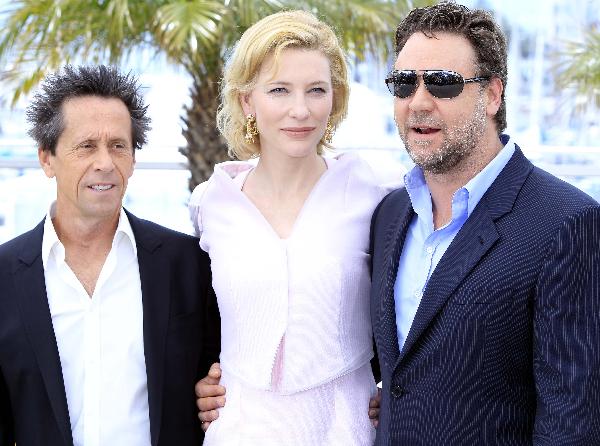 U.S. producer Brian Grazer (L), Australian actor Russel Crowe (R) and Australian actress Cate Blanchett pose during the press conference of 'Robin Hood' at the 63rd Cannes Film Festival in Cannes, France, on May 12, 2010. 