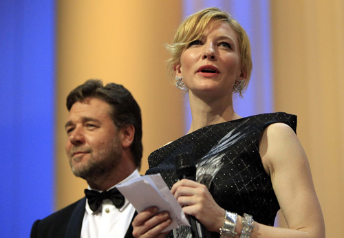 Cast members of film 'Robin Hood' Cate Blanchett (R) and Russell Crowe attend the opening ceremony of the 63rd Cannes Film Festival in Cannes, France, May 12, 2010.