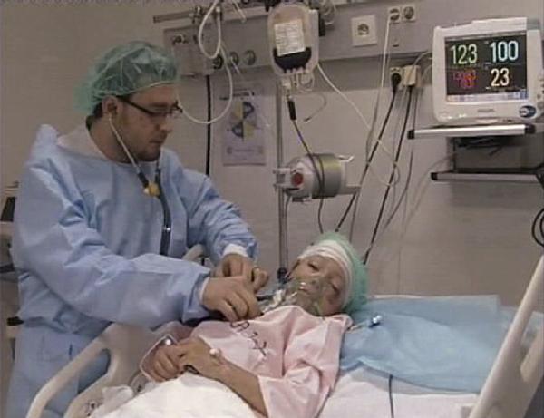 An image grab taken from footage broadcast by Libyan TV shows the Dutch child who survived a plane crash being treated at a hospital in Tripoli. A Libyan airliner arriving from South Africa disintegrated on landing at Tripoli airport, killing 103 people but leaving the child as the sole miracle survivor, officials said. (Xinhua/Reuters Photo) 