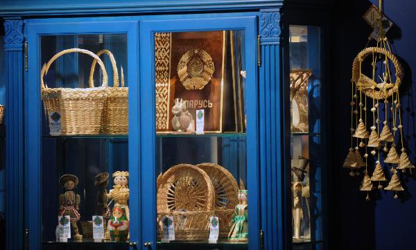 Photo taken on May 11, 2010 shows handicrafts in Belarus Pavilion at the World Expo Park in Shanghai, east China. 