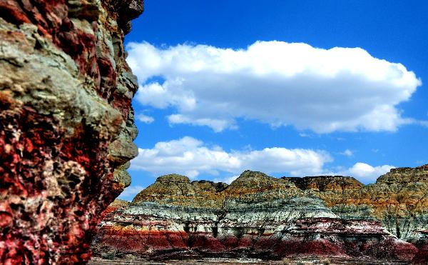 Photo taken on April 29, 2010, shows the view of Wucaiwan in a desert of Jimsar County of Hui Autonomous Prefecture of Changji in northwest China's Xinjiang Uygur Autonomous Region. [Xinhua/Yang Shiyao]