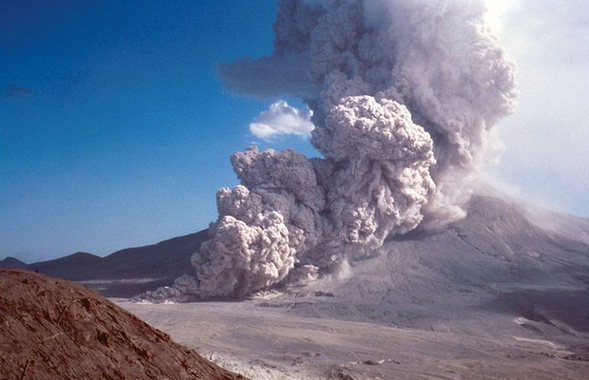 A pyroclastic flow rushes down the side of Mount St. Helens on August 7, 1980.