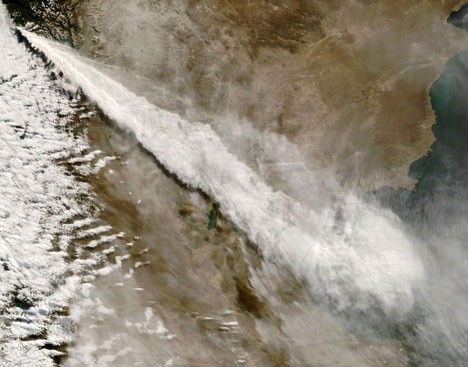 Chaitén Volcano, Chile. After being silent for 9,500 years, Chaitén&apos;s most recent eruptive phase of the volcano began on May 2, 2008, and is ongoing. [gb.cri.cn]