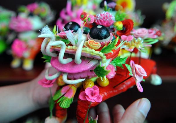 Decorated bread displayed in Shanxi Week of Shanghai Expo