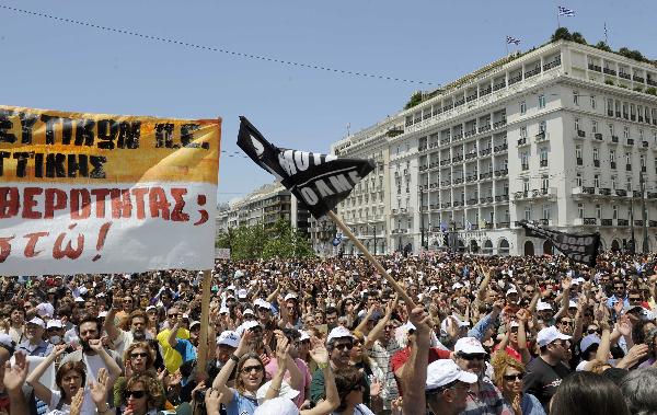 People hold a rally in Athens, capital of Greece, May 20, 2010. [Xinhua]