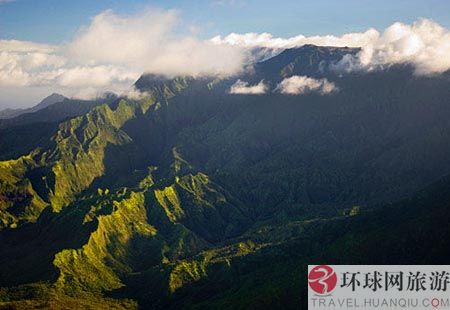 The wettest in the U.S.: Mount Wai'ale'ale, Kauai [Photo Source: huanqiu.com] 