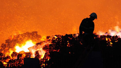 Workshop catches fire in SW China