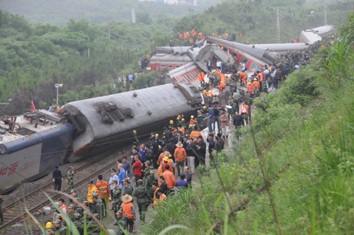 At least 3 killed as passenger train derails in E China
