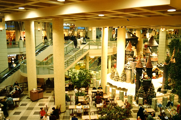 Underground City, Montreal, Canada. [huanqiu.com]