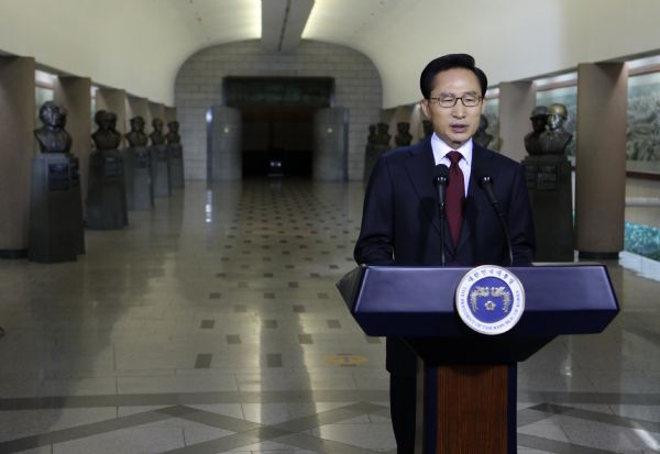 South Korean President Lee Myung-bak makes a speech in Seoul May 24, 2010. Lee Myung-bak said Monday his country will resort to measures of self-defense in case of further military provocation of the Democratic People&apos;s Republic of Korea (DPRK), calling Pyongyang&apos;s alleged sinking of its warship in late March work of a surprise torpedo attack. [Xinhua]