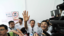 Foxconn's CEO initiates media tour at Shenzhen plant
