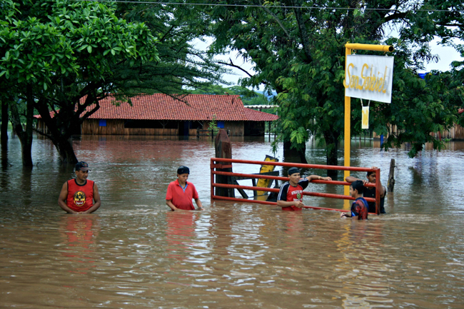 Thousands of people have been affected the flooding caused by heavy rain on the Pacific coast of Nicaragua. [Xinhua/AFP]