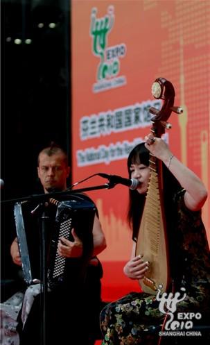 At the ceremony, Finnish artists teamed with their Chinese counterparts to put on performances.