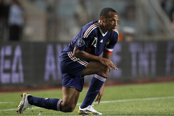 France's Thierry Henry reacts during a friendly soccer match against Tunisia in Rades stadium near Tunis May 30, 2010. (Xinhua/Reuters Photo)