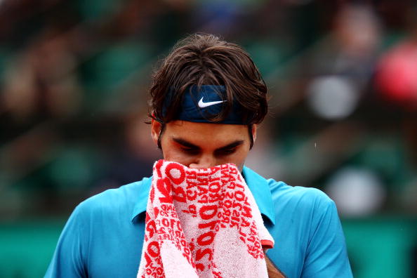 Federer took the first set in style but was broken in his first serve in the second set to his big hitter opponent.