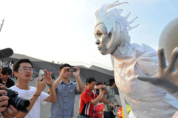 UK Pavilion wows visitors with 'Super Ball'