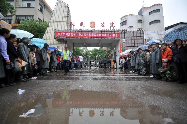 Photo taken on June 1, 2010 shows the Lingling District People's Court in Yongzhou City, central China's Hunan Province.