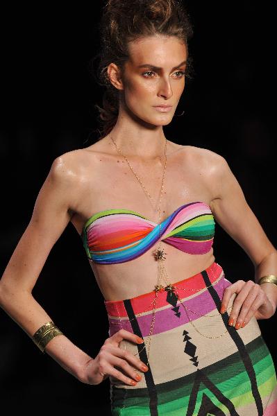 A model presents designs from Triya during the final day of the 17th edition of Fashion Rio in Rio de Janeiro, Brazil, June 1, 2010. Fashion Rio ends all its show on Tuesday.