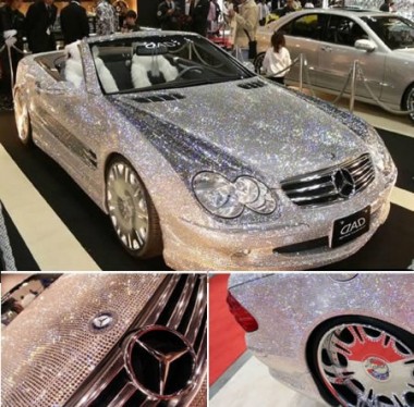 Car covered with diamonds. [CRI Online]