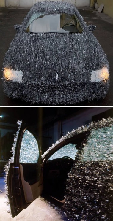 Car covered with 800kg of shattered glass. [CRI Online]