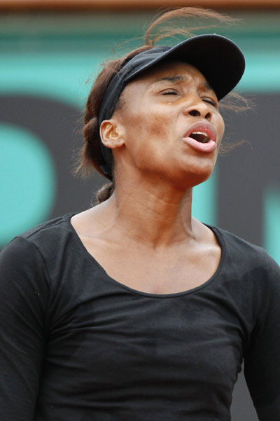 US Venus Williams in her match against Russia's Nadia Petrova in the fourth round of the French Open on May 30, 2010. Williams was beaten 6-4 6-3 by Russia's Nadia Petrova. (Xinhua Photo)