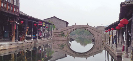  Fewer tourists make the historic village of Anchang a visitor's delight. Imaginechina