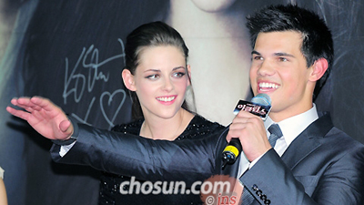 'Twilight' stars shine in Seoul