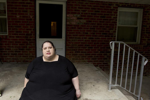  Donna Simpson poses for a portrait at her home in Old Bridge, New Jersey June 8, 2010. [China Daily/Agencies]