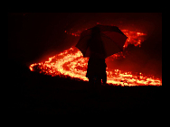 The Pacaya volcano in Guatemala spews lava and rocks. [CRI]