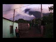 Smokes are seen out of the Pacaya volcano in Guatemala. [CRI]