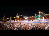 Players perform during a celebration to mark the Russia's Day on the Red Square in Moscow, capital of Russia, June 12, 2010.  [Xinhua]