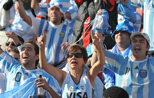 Fans of Argentina. [Xinhua]