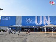 International organisations like UN also have their presence in the Shanghai Expo 2010. The United UN Pavilion exhibits the UN’s effort in making a better world. The “Blue helmets” guarding the perimeter is a unique attraction, whereas other pavilions were guarded by local security staff. [Photo by Pierre Chen] 