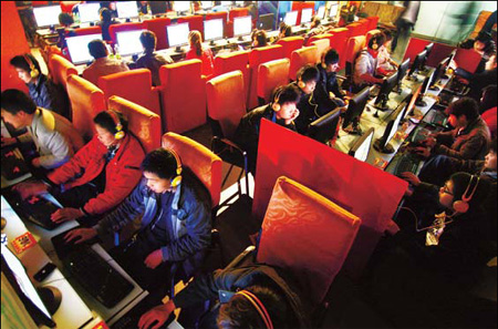 China has almost 400 million Web users, which has made Web marketing a big business. [China Daily File Photo]