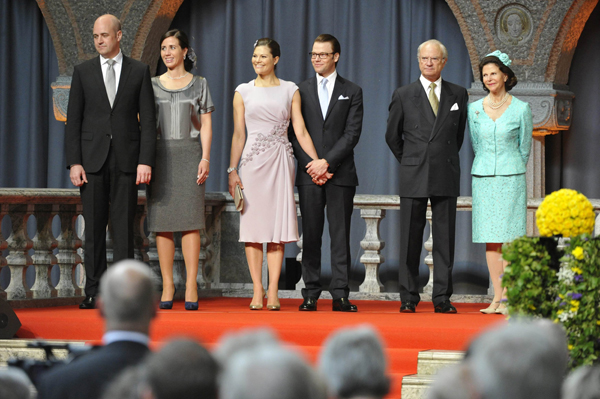 (L to R) Sweden's Prime Minister Fredrik Reinfeldt, his wife Filippa Reinfeldt, Sweden's Crown Princess Victoria, her fiance Daniel Westling, Sweden's King Carl XVI Gustaf and Queen Silvia arrive for a Government reception at Stockholm City Hall June 18, 2010, as part of this weekend's wedding celebrations. 