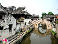 Xitang is an ancient town in the north of Jiashan County. It has a peaceful and beautiful environment, with flat terrain and netted rivers. It features huge area and a large number of bridges, lanes, and ceilinged corridors. [Photo by Liu Yi]