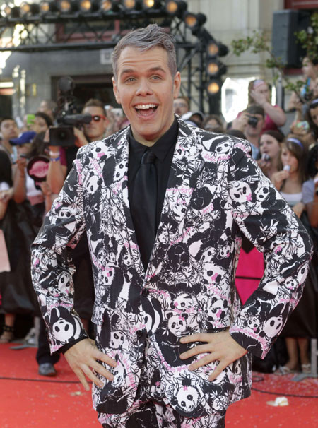 U.S. blogger Perez Hilton arrives at the 2010 MuchMusic Video Awards in Toronto June 20, 2010. 