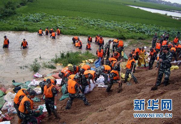 As of Monday, the water level of all the 26 rivers in Jiangxi has gone above the warning line, while the water level of six rivers, such as Xinjiang river and Fuhe river, has hit a record high. 