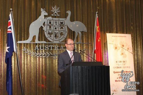 Andrew Fraser MP, Queensland Treasurer and Minister for Employment and Economic Development, addresses the opening ceremony. 