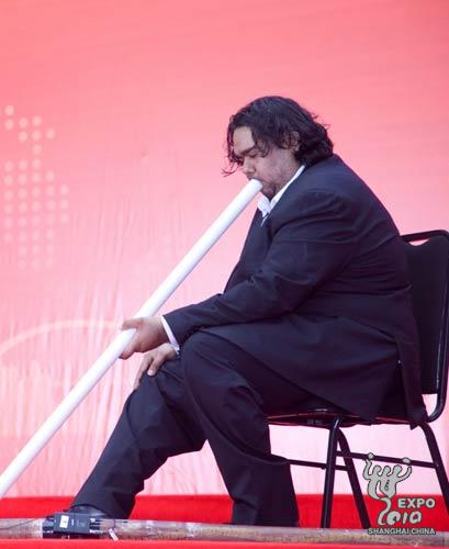 Indigenous artist William Barton presents contemporary didgeridoo performance.