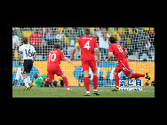 England's players are shocked after Lampard's goal against Germany was disallowed during the 1/8 final match between England and Germany at the 2010 FIFA World Cup at Free State stadium in Bloemfontein,South Africa,on June 27,2010. [Xinhua]