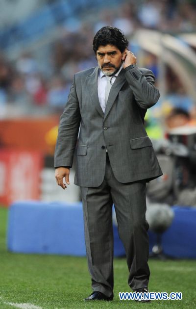 Argentina's head coach Diego Maradona,reacts during the 2010 World Cup quarter-final soccer match against Germany at Green Point stadium in Cape Town, South Africa, on July 3, 2010.Germany won 4-0 and is qualified for the semi-finals. (Xinhua/Chen Haitong) (dl) 