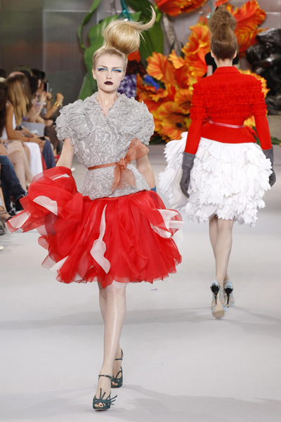 Dior Fall/Winter 2010-2011 Haute Couture fashion show 