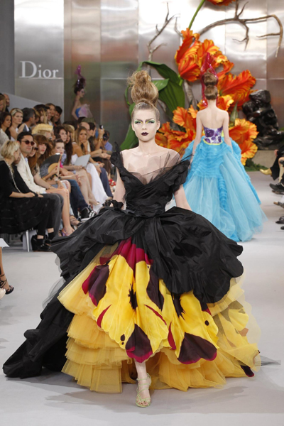 Dior Fall/Winter 2010-2011 Haute Couture fashion show