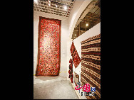 The Rahimy Collection of Afghan Treasures displays more than 400 unique exhibits at Shanghai Expo. The nomad tent, objects of daily use, antique rugs and textiles, traditional silver jewellery and corals show the time-honoured history and brilliant culture of Afghanistan.[Photo by Hu Di]
