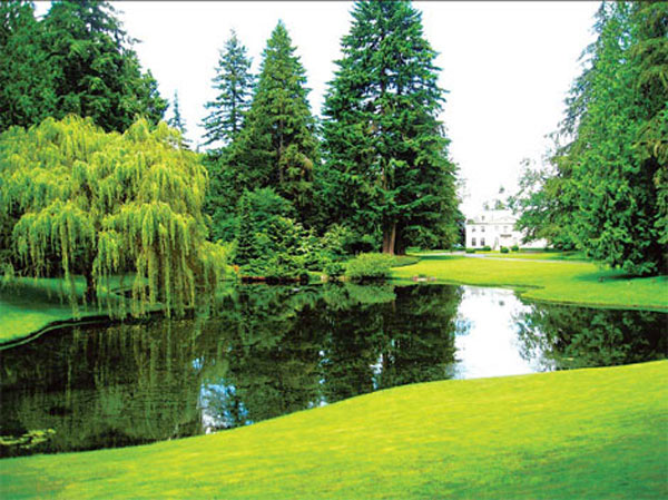 The Bloedel Reserve features natural woodlands and beautifully landscaped gardens and is popular with tourists and locals alike. [Source: China Daily/Liu Weifeng]